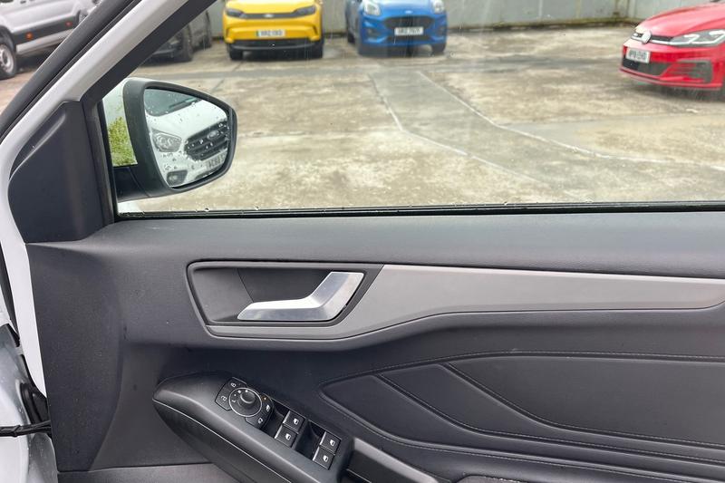 Used Ford Focus 2022 for sale - 76631398: Photo 25