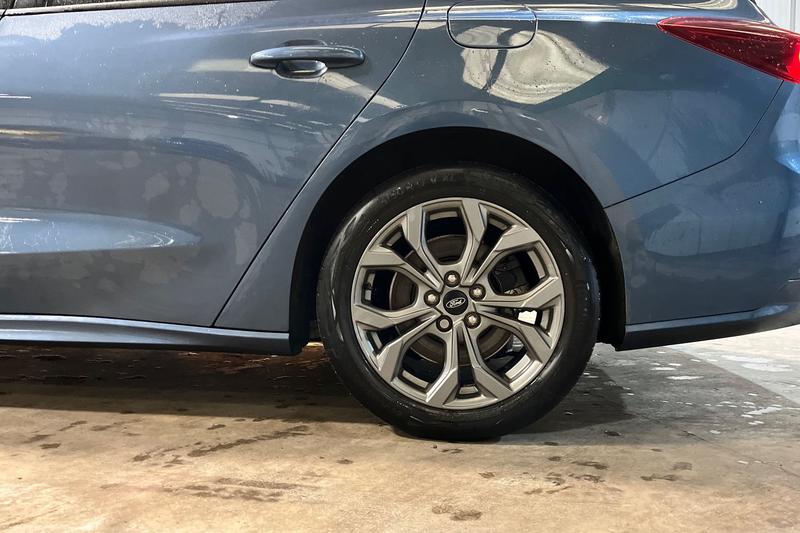 Used Ford Focus 2022 for sale - 76508160: Photo 8