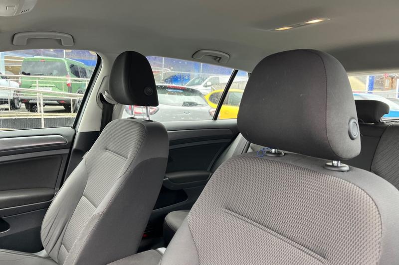 Used Volkswagen Golf 2017 for sale - 77274915: Photo 19