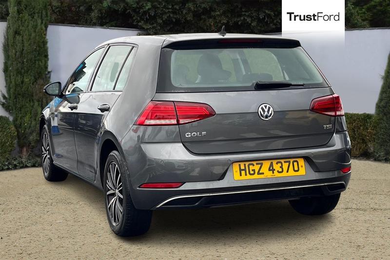 Used Volkswagen Golf 2017 for sale - 77274915: Photo 2