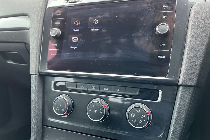 Used Volkswagen Golf 2017 for sale - 77274915: Photo 37