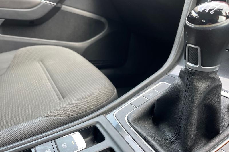 Used Volkswagen Golf 2017 for sale - 77274915: Photo 39