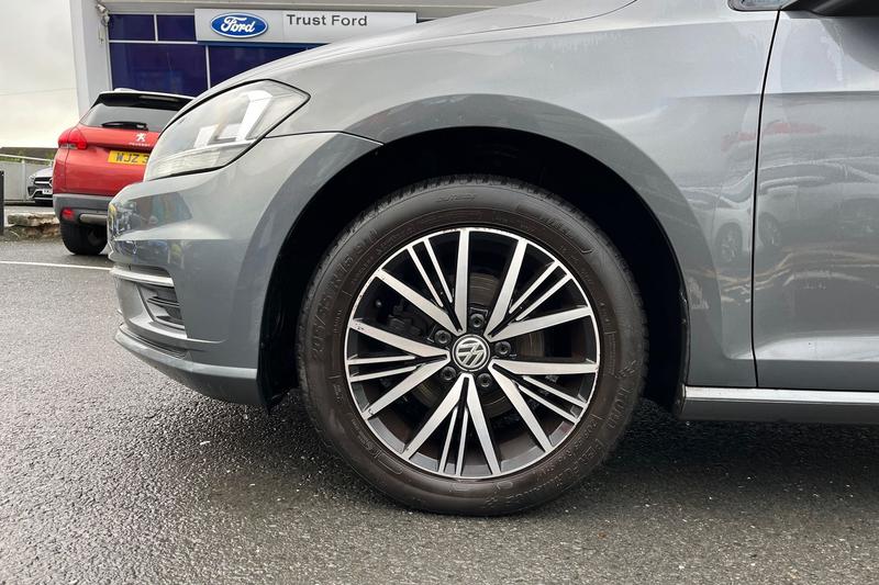 Used Volkswagen Golf 2017 for sale - 77274915: Photo 8