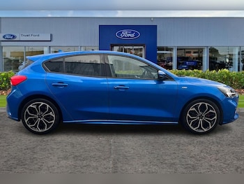 Used Ford Focus 2021 for sale - 76385012: Photo