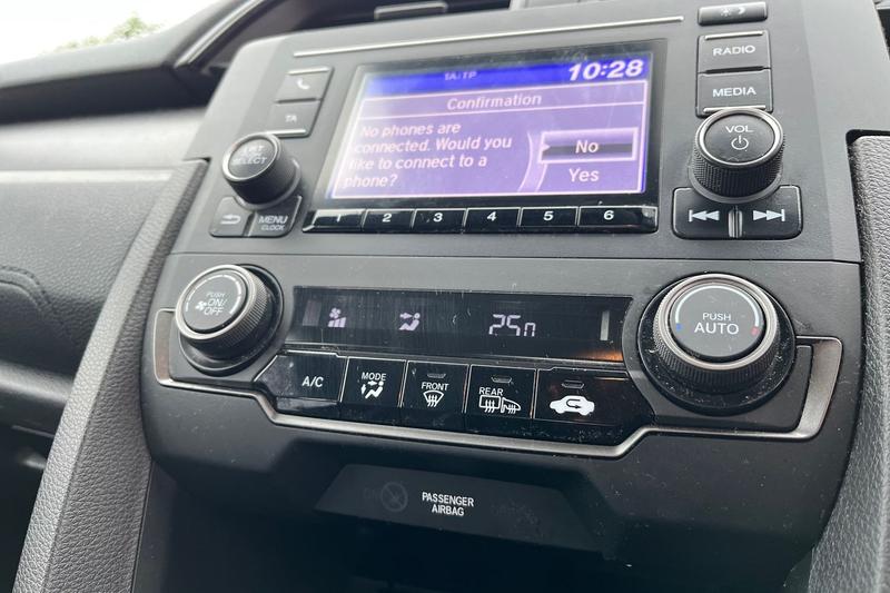 Used Honda Civic 2017 for sale - 77529093: Photo 32