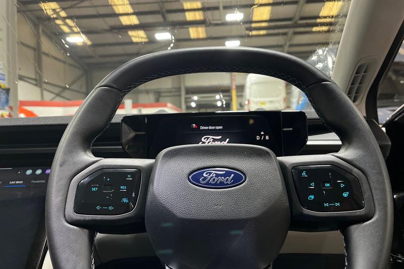 Used Ford Explorer 2025 for sale - 77381622: Photo 12