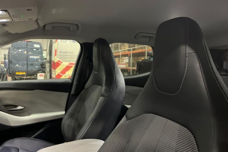 Used Ford Explorer 2025 for sale - 77381622: Photo 19