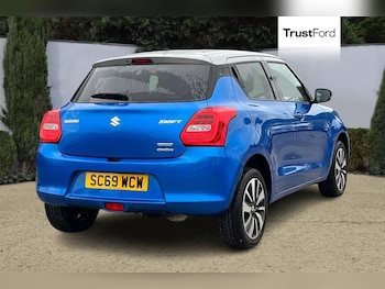 Used Suzuki Swift 2020 for sale - 76508144: Photo