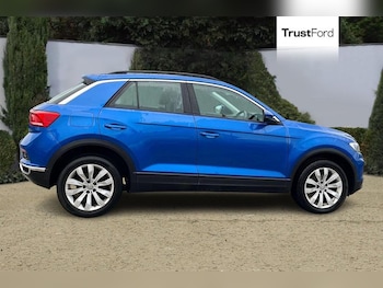 Used Volkswagen T-Roc 2019 for sale - 76835597: Photo