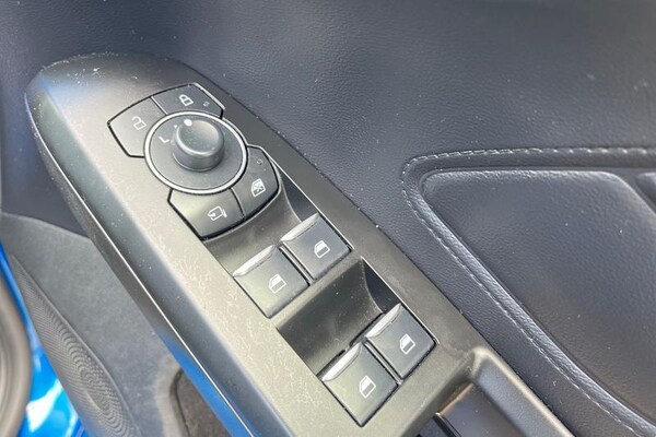 Used Ford Focus 2023 for sale - 74917662: Photo 16