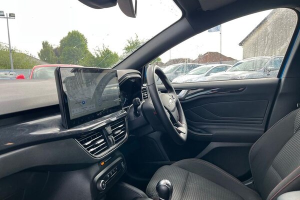 Used Ford Focus 2023 for sale - 74917662: Photo 18