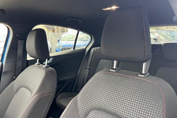 Used Ford Focus 2023 for sale - 74917662: Photo 19