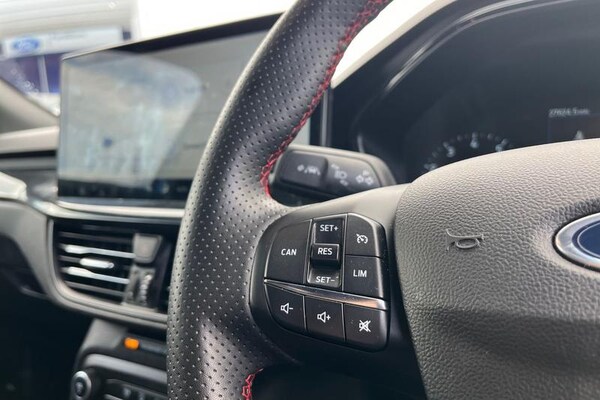 Used Ford Focus 2023 for sale - 74917662: Photo 28