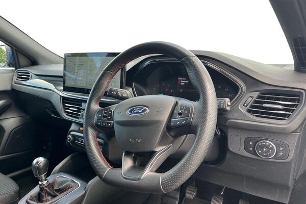 Used Ford Focus 2023 for sale - 74917662: Photo 9