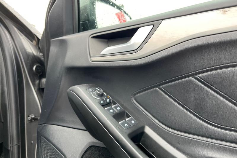 Used Ford Focus 2023 for sale - 76452918: Photo 25