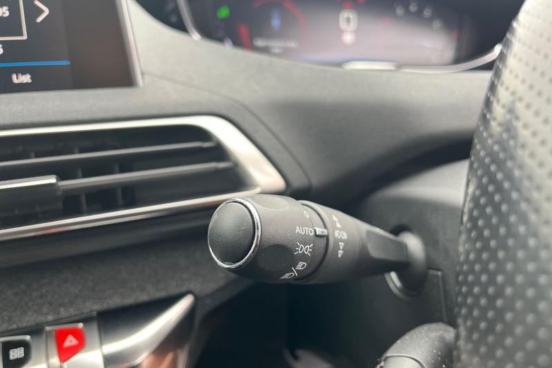 Used Peugeot 3008 2017 for sale - 76553864: Photo 14