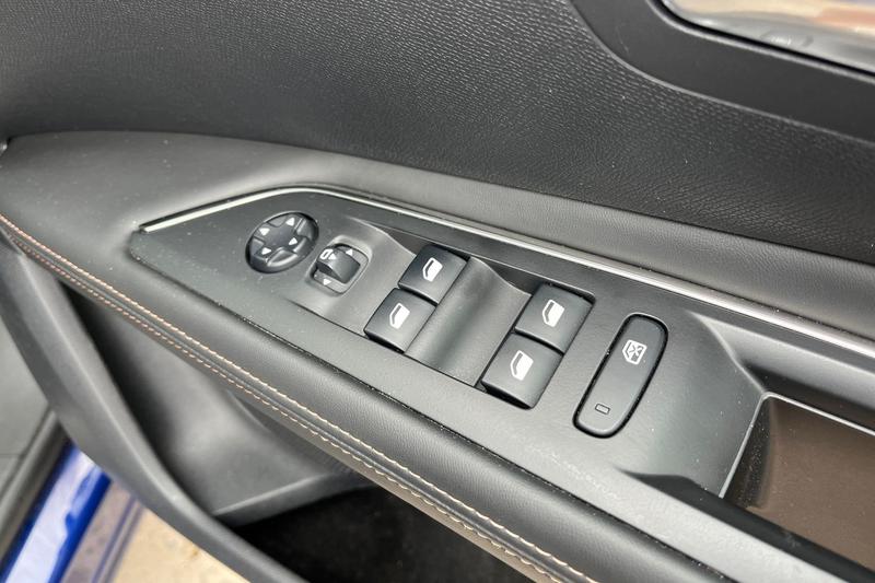 Used Peugeot 3008 2017 for sale - 76553864: Photo 16