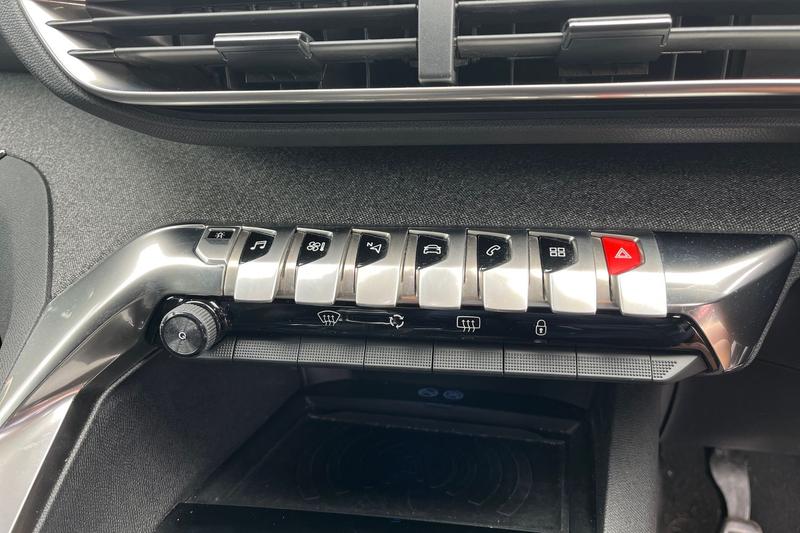 Used Peugeot 3008 2017 for sale - 76553864: Photo 38