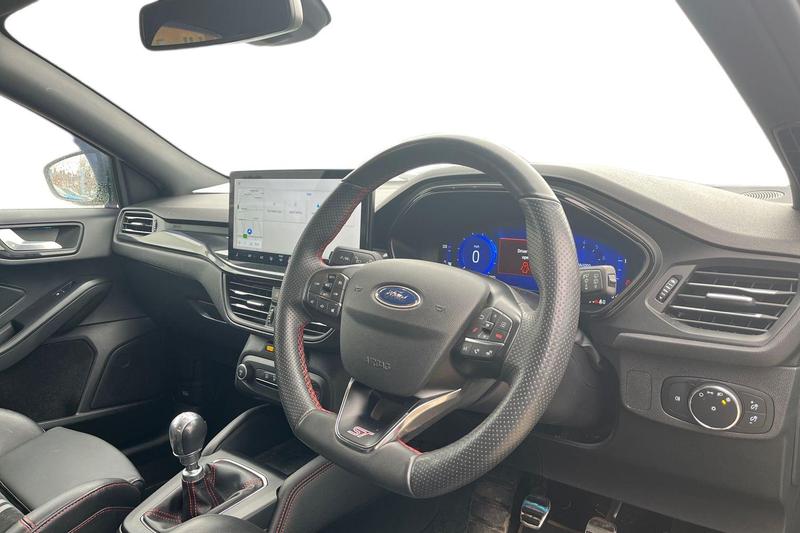 Used Ford Focus 2023 for sale - 78028641: Photo 9