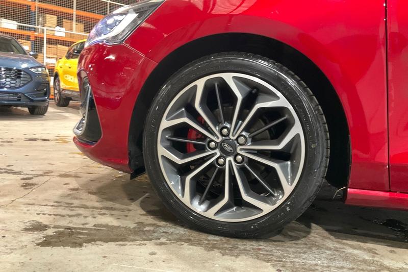 Used Ford Focus 2023 for sale - 76797054: Photo 8