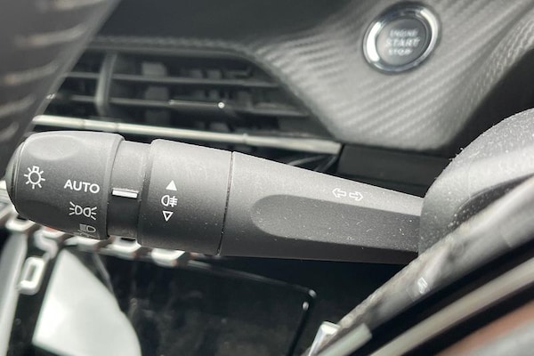 Used Peugeot 2008 2023 for sale - 75662115: Photo 14