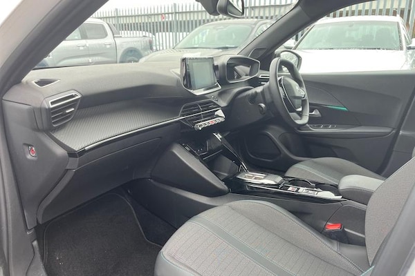 Used Peugeot 2008 2023 for sale - 75662115: Photo 18