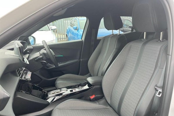 Used Peugeot 2008 2023 for sale - 75662115: Photo 19