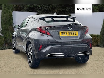Used Toyota C-HR 2023 for sale - 78767901: Photo