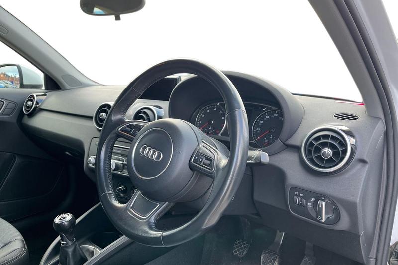 Used Audi A1 2016 for sale - 77367663: Photo 9