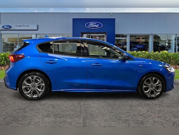 Used Ford Focus 2022 for sale - 76038073: Photo 3