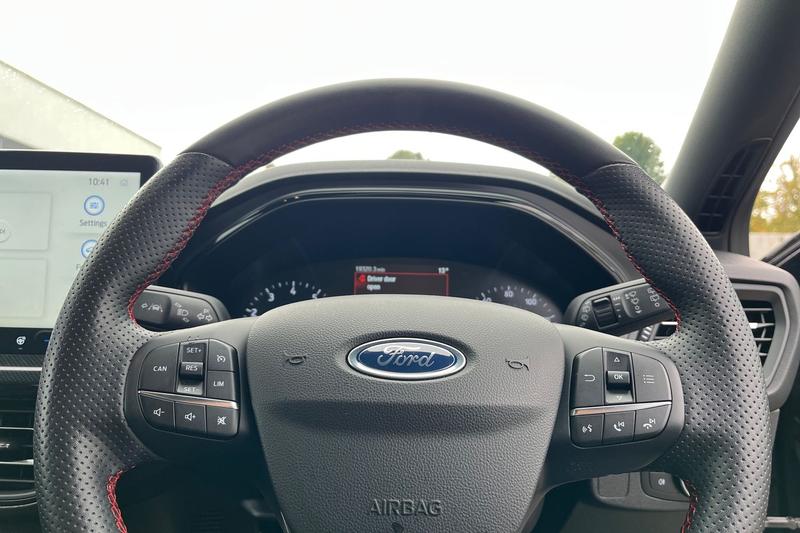 Used Ford Focus 2023 for sale - 76117464: Photo 12