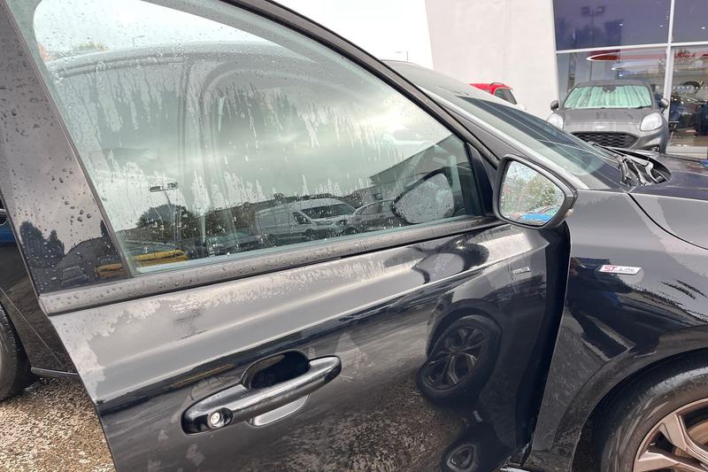 Used Ford Focus 2023 for sale - 76117464: Photo 25