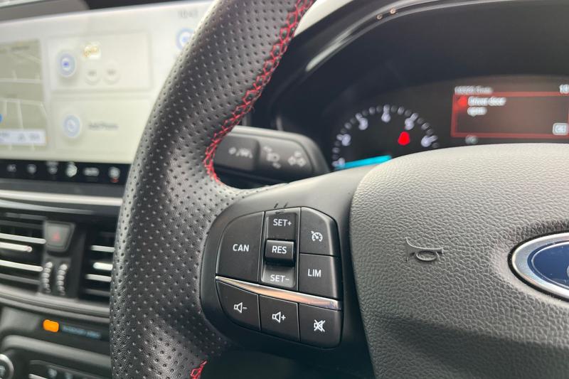 Used Ford Focus 2023 for sale - 76117464: Photo 29