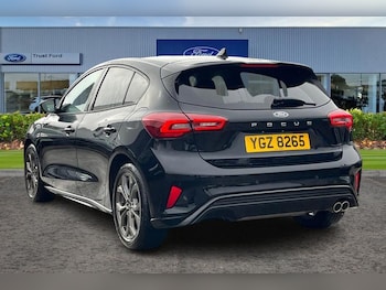 Used Ford Focus 2023 for sale - 76117464: Photo 2