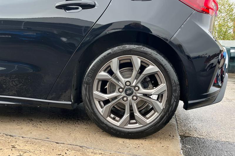 Used Ford Focus 2023 for sale - 76117464: Photo 8