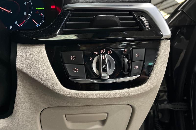 Used BMW 5 Series 2018 for sale - 76603416: Photo 28