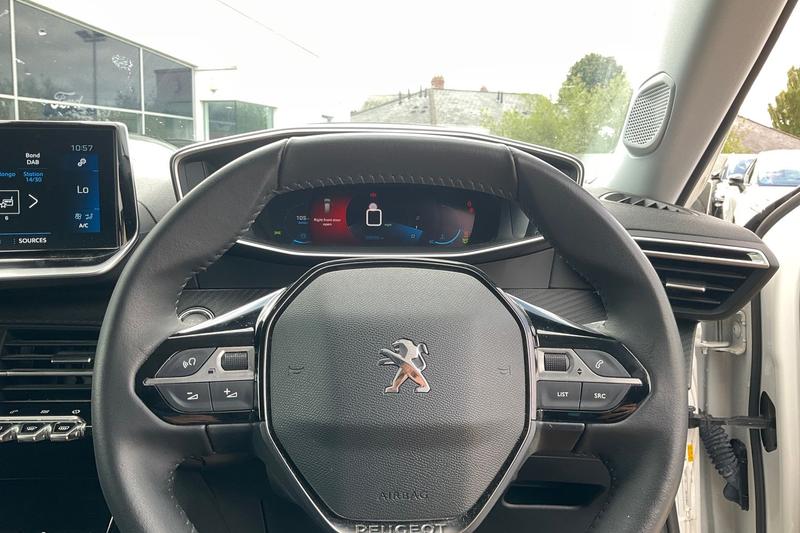 Used Peugeot 2008 2022 for sale - 76028280: Photo 12