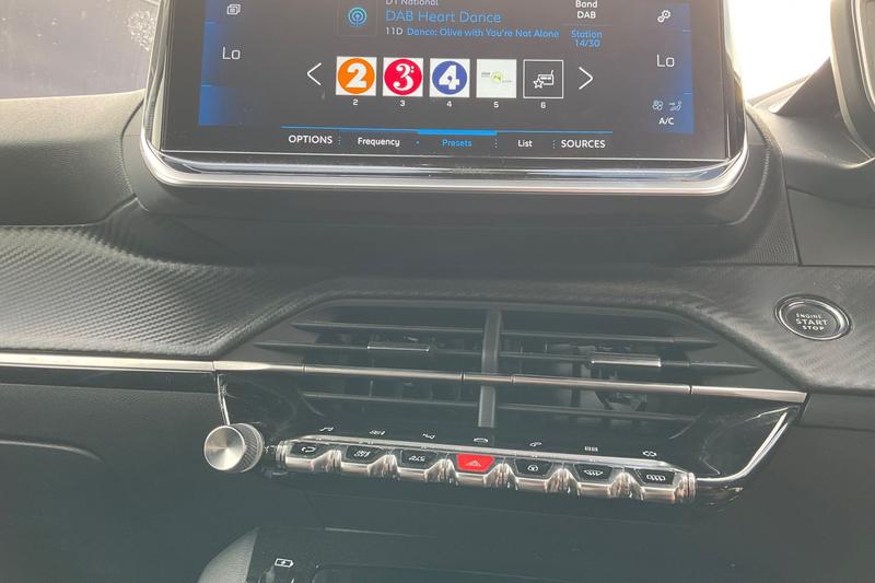 Used Peugeot 2008 2022 for sale - 76028280: Photo 37