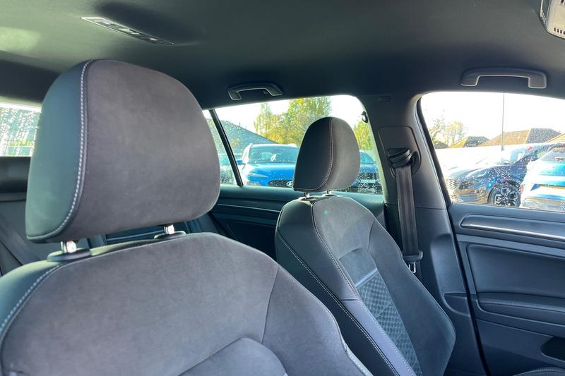 Used Volkswagen Golf 2018 for sale - 76405295: Photo 17