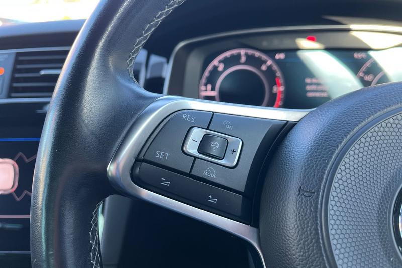 Used Volkswagen Golf 2018 for sale - 76405295: Photo 28