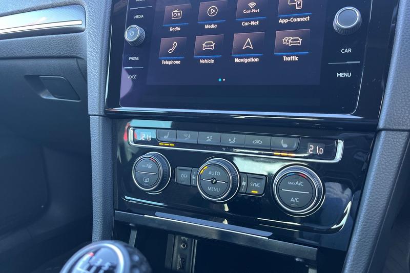 Used Volkswagen Golf 2018 for sale - 76405295: Photo 38