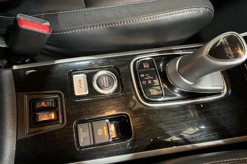 Used Mitsubishi Outlander 2017 for sale - 77450464: Photo 38