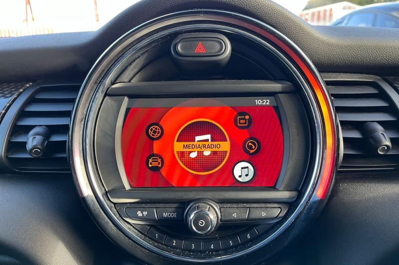 Used MINI Hatch 2019 for sale - 76415786: Photo 31