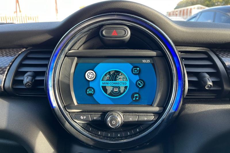 Used MINI Hatch 2019 for sale - 76415786: Photo 32