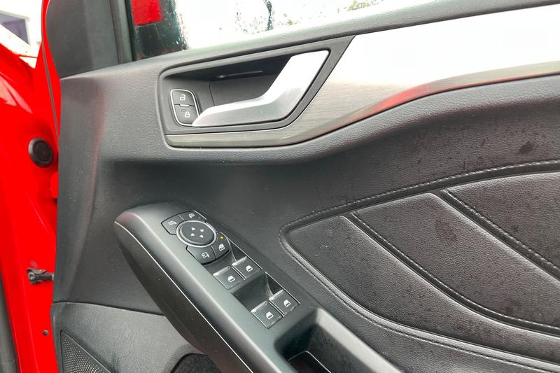 Used Ford Focus 2021 for sale - 76467734: Photo 16