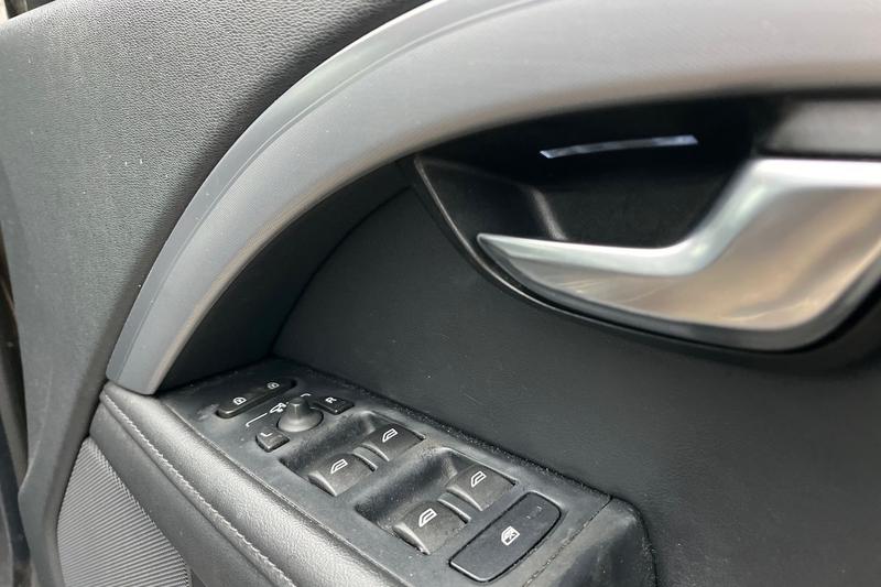 Used Volvo V70 2015 for sale - 76146762: Photo 16