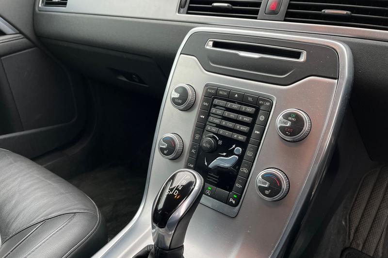 Used Volvo V70 2015 for sale - 76146762: Photo 38