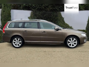 Used Volvo V70 2015 for sale - 76146762: Photo