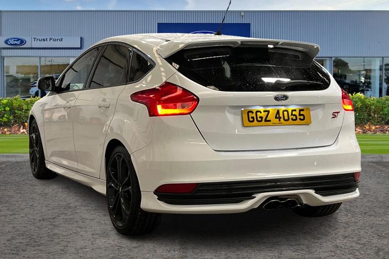 Used Ford Focus 2017 for sale - 76114554: Photo 2