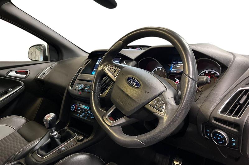 Used Ford Focus 2017 for sale - 76114554: Photo 9
